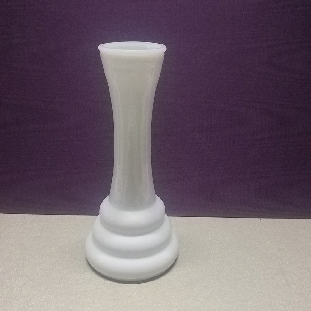 RANDALL VASE WHITE MILK GLASS BUD FLOWER VASE 6”  VINTAGE